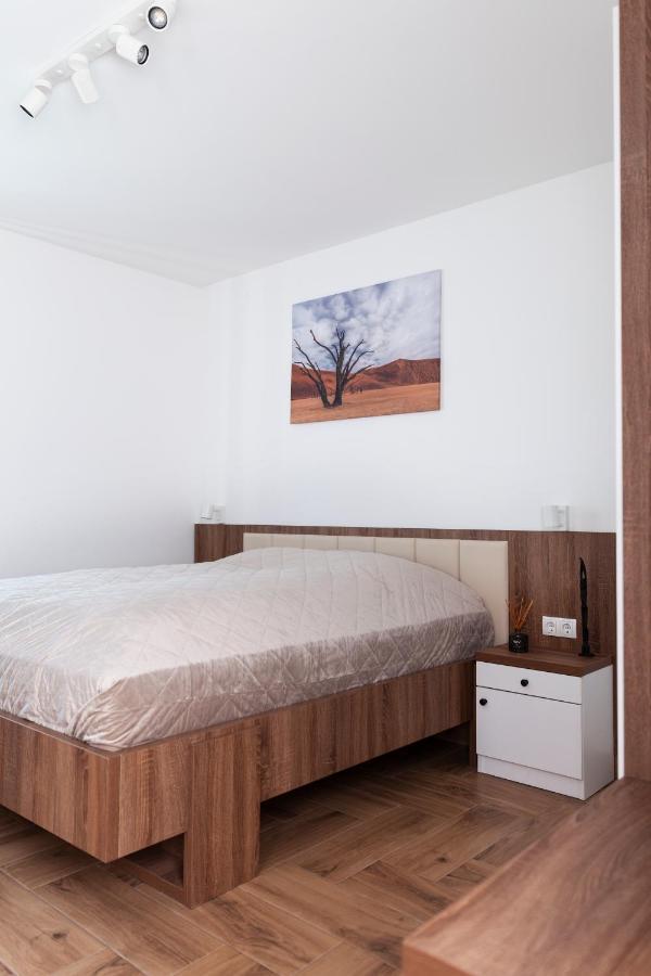 Hvt Comfort Apartments Mezokovesd Luaran gambar