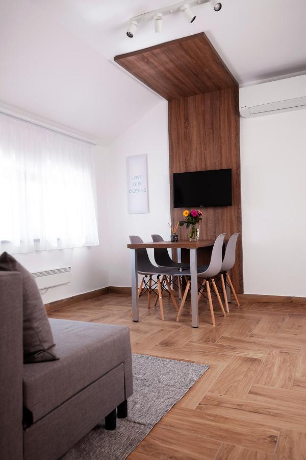 Hvt Comfort Apartments Mezokovesd Luaran gambar