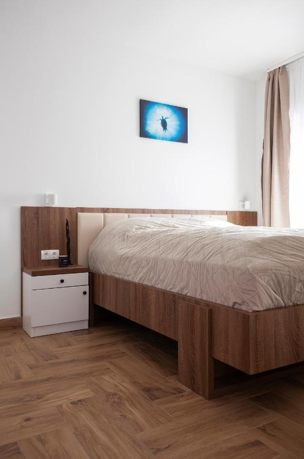 Hvt Comfort Apartments Mezokovesd Luaran gambar