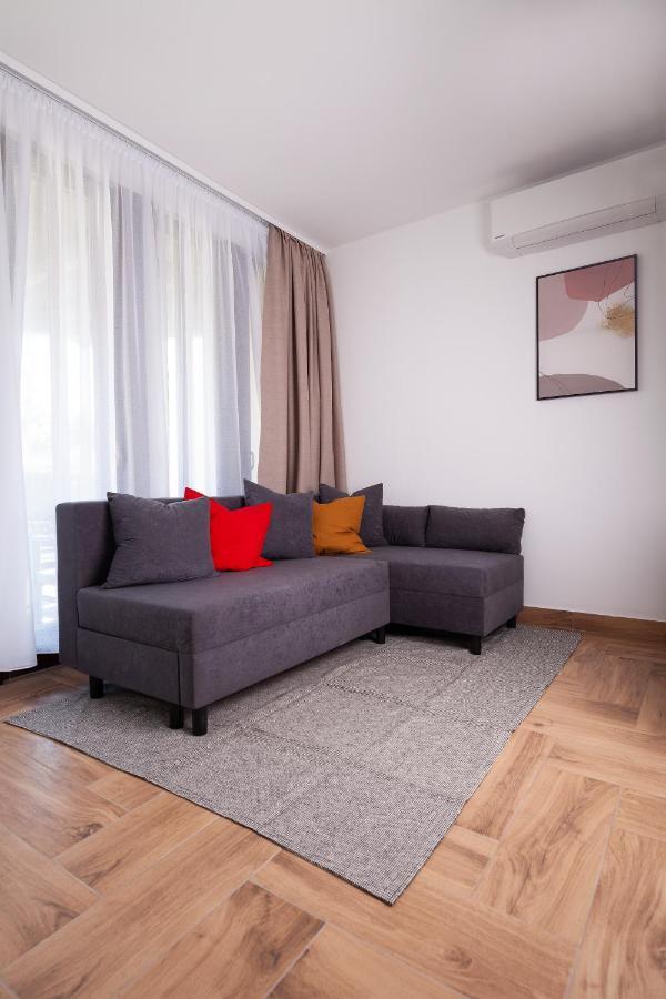 Hvt Comfort Apartments Mezokovesd Luaran gambar
