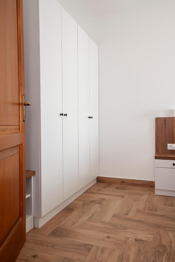 Hvt Comfort Apartments Mezokovesd Luaran gambar