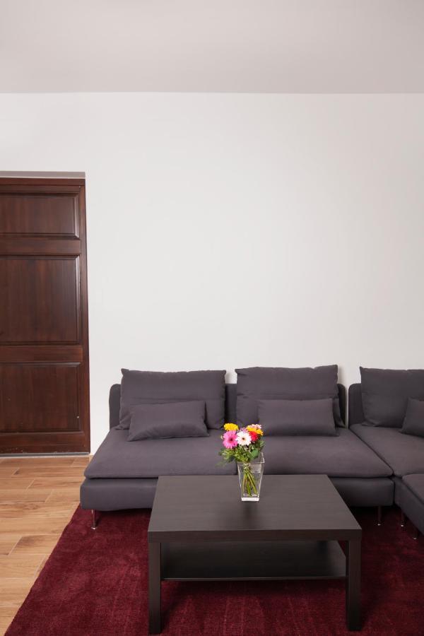 Hvt Comfort Apartments Mezokovesd Luaran gambar