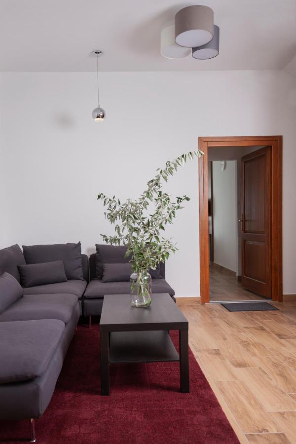 Hvt Comfort Apartments Mezokovesd Luaran gambar