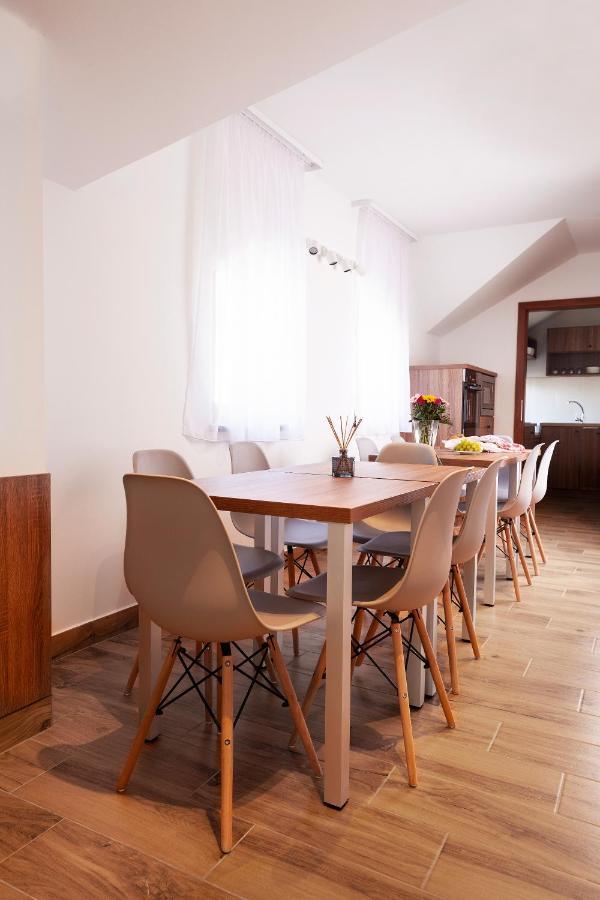 Hvt Comfort Apartments Mezokovesd Luaran gambar