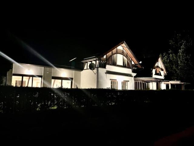 Hvt Comfort Apartments Mezokovesd Luaran gambar