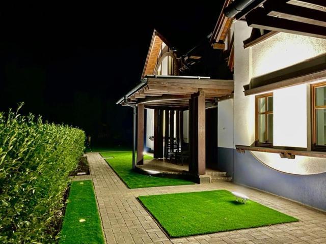 Hvt Comfort Apartments Mezokovesd Luaran gambar